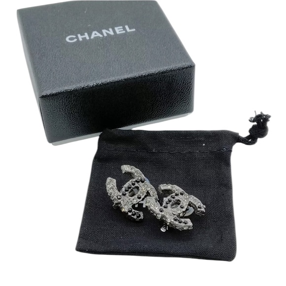 Authentic Chanel Clip Earrings + Dust Bag + Box - Picture 1 of 6